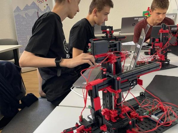 STEM bajka radionice robotike STEM bajka radionice robotike
